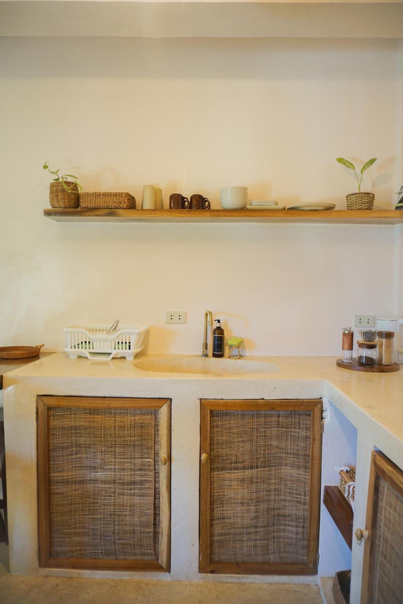Greenhouse Siargao Roadside Boutique Apartments เจเนอรัลลูนา ภายนอก รูปภาพ