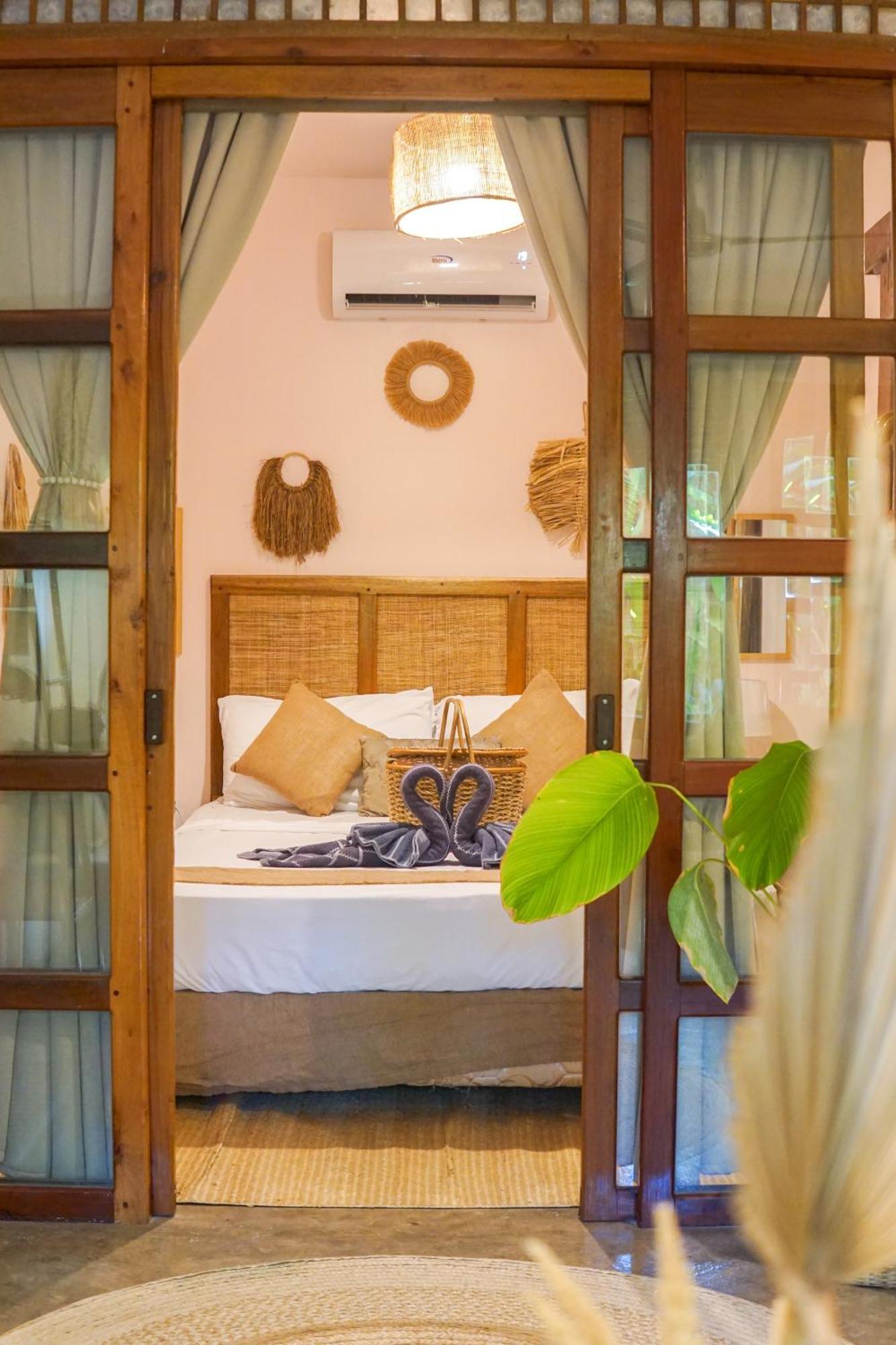 Greenhouse Siargao Roadside Boutique Apartments เจเนอรัลลูนา ภายนอก รูปภาพ